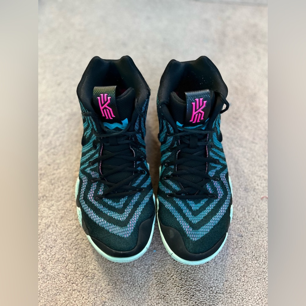 Mens Kyrie 4 Basketball Shoes